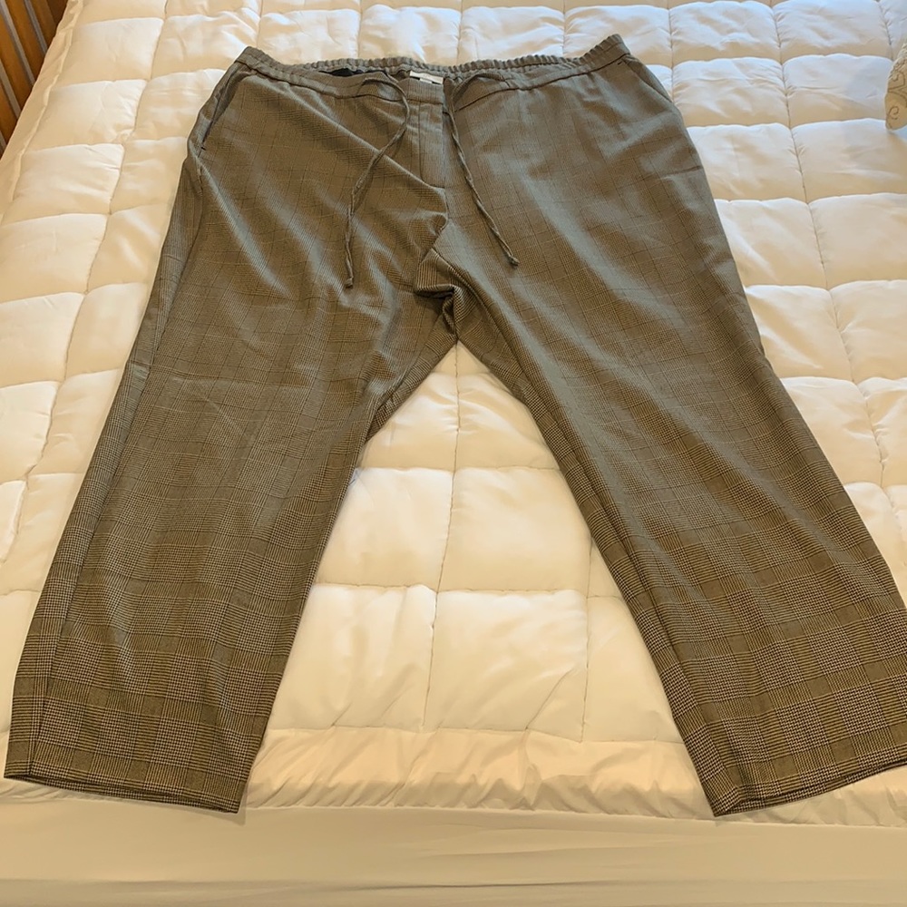 J Jill elastic waist trouser pant in black/brown plaid.